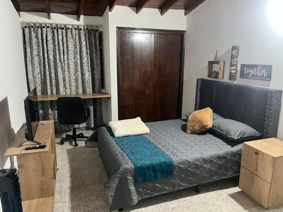 Casa La Victoria Alojamiento Completo Apartment Medellin